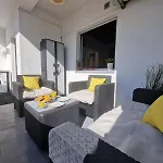 Elegant Pera
